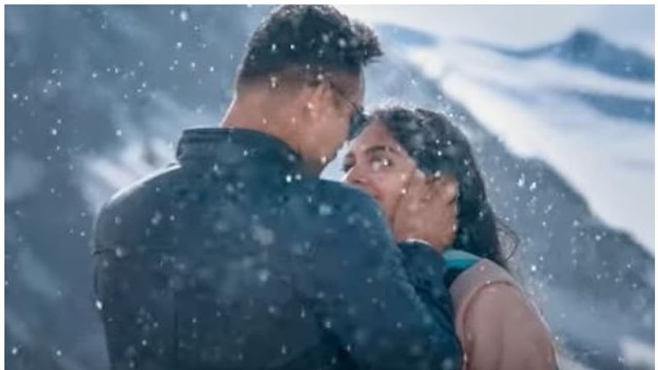 'ഹിമമഴയായ്'എടക്കാട് ബറ്റാലിയനിലെ സോംഗ് ടീസര് 'ഹിമമഴയായ്'എടക്കാട് ബറ്റാലിയനിലെ സോംഗ് ടീസര്