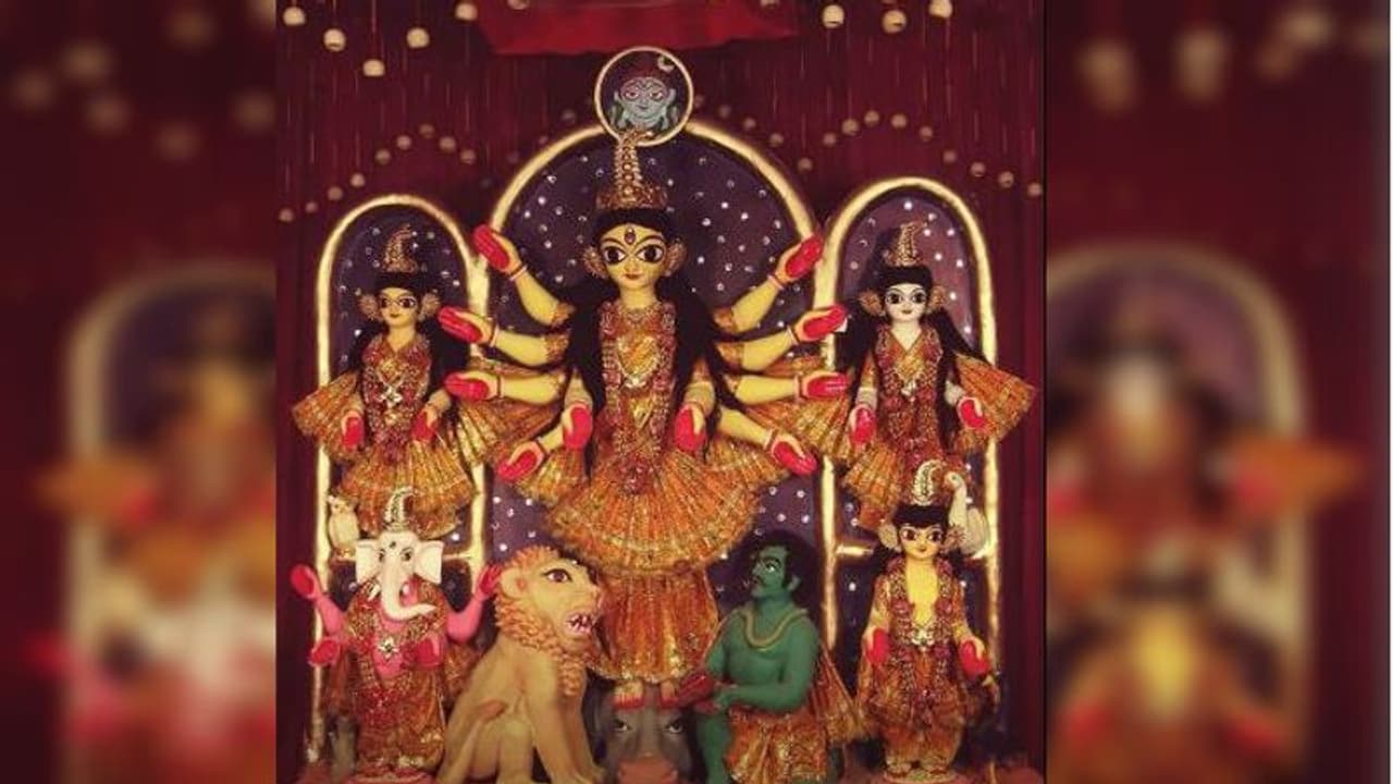 বাংলার শিল্পকলা ধরা দেবে বৃন্দাবন মাতৃ মন্দিরের পুজোয় বাংলার শিল্পকলা ধরা দেবে বৃন্দাবন মাতৃ মন্দিরের পুজোয়