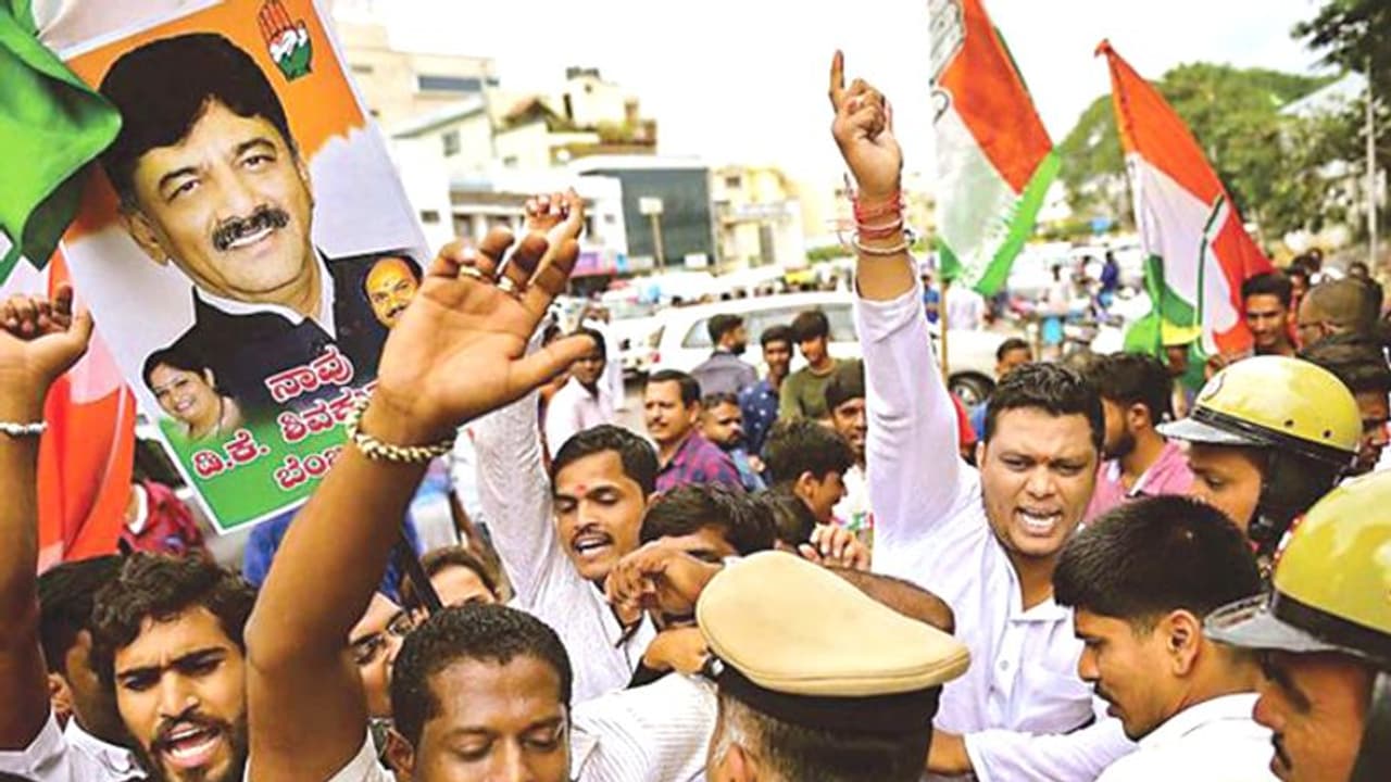 Money laundering case: Vokkaligas, Kannada organisations stage protests in Bengaluru Money laundering case: Vokkaligas, Kannada organisations stage protests in Bengaluru