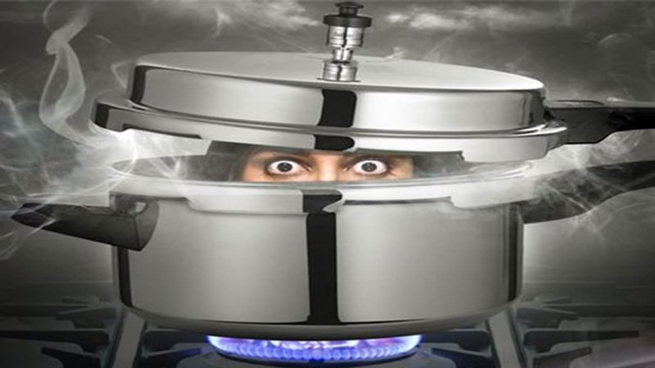 'ఆవిరి' ఫస్ట్ లుక్.. ప్రెజర్ కుక్కర్‌లో మనిషి తల!