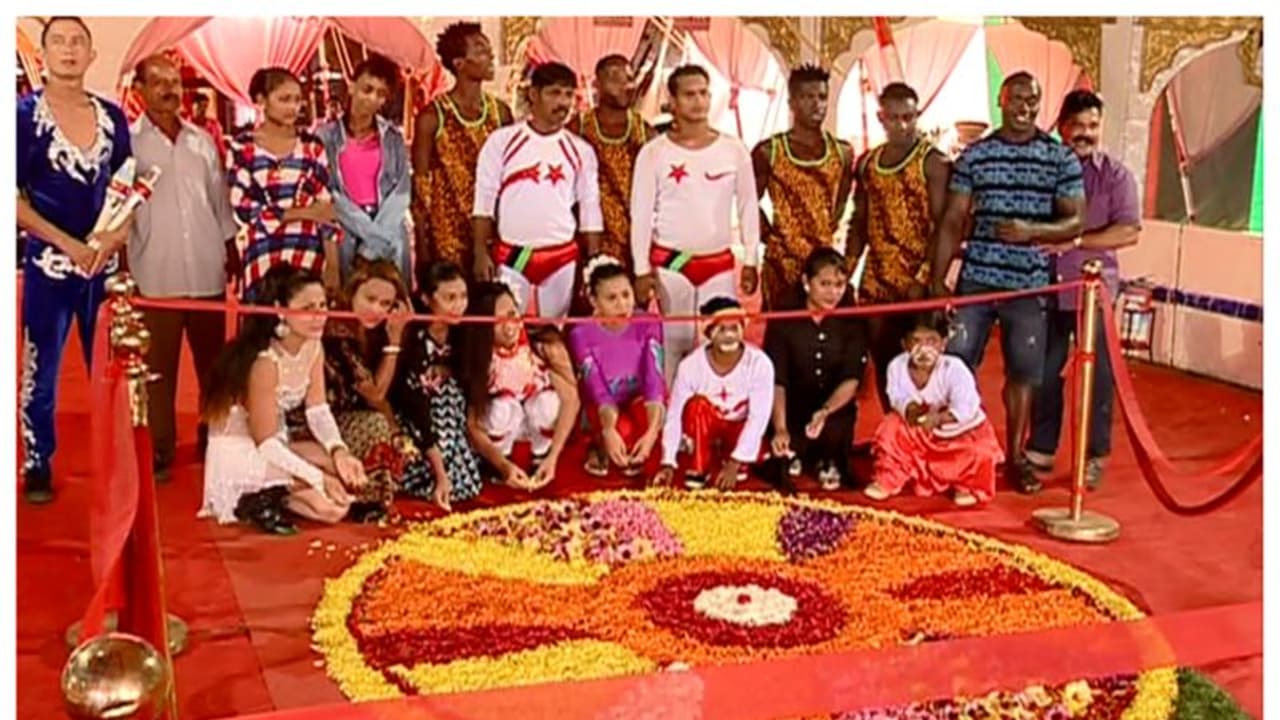 മലയാളികൾക്കൊപ്പം ഓണം ആഘോഷിച്ച് വിദേശ കലാകാരന്മാരും മലയാളികൾക്കൊപ്പം ഓണം ആഘോഷിച്ച് വിദേശ കലാകാരന്മാരും