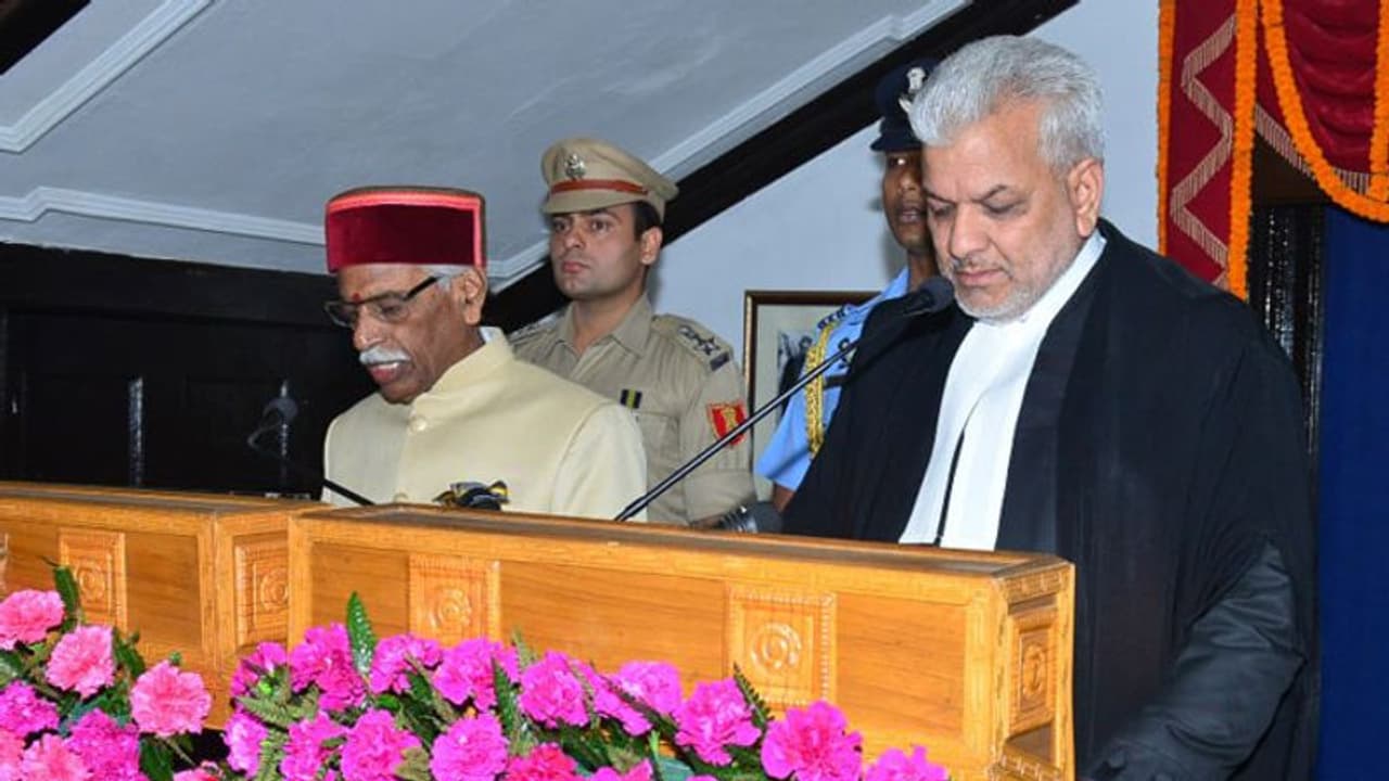 హిమాచల్ ప్రదేశ్ గవర్నర్ గా దత్తాత్రేయ ప్రమాణ స్వీకారం