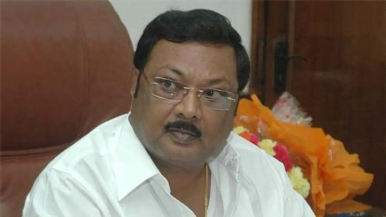 தேர்தல் பரப்புரையின் போது தாசில்தாரை தாக்கிய விவகாரம்; மு.க.அழகிரி விடுதலை நீதிமன்றம் பரபரப்பு உத்தரவு