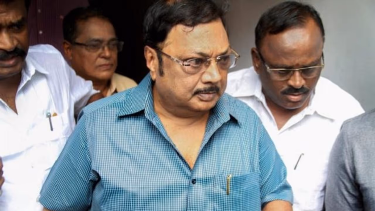 ஸ்டாலினை மிரட்டும் அஞ்சா நெஞ்சன் ஆதரவாளர்கள்...!! மதுரையை மீண்டும் டேக்ஓவர் செய்த அழகிரி...!! ஸ்டாலினை மிரட்டும் அஞ்சா நெஞ்சன் ஆதரவாளர்கள்...!! மதுரையை மீண்டும் டேக்ஓவர் செய்த அழகிரி...!!