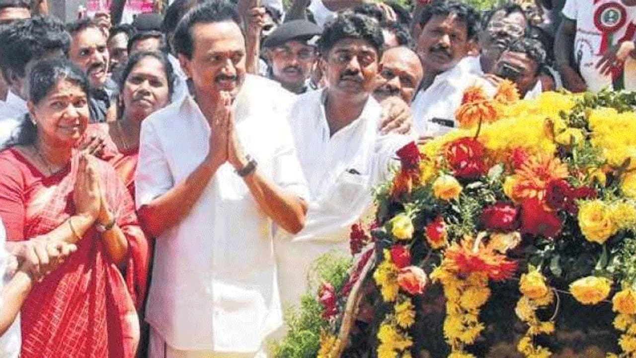 ஸ்டாலினை இப்படியா தவறா பார்ப்பீங்க?:	கனிமொழி கேள்வி