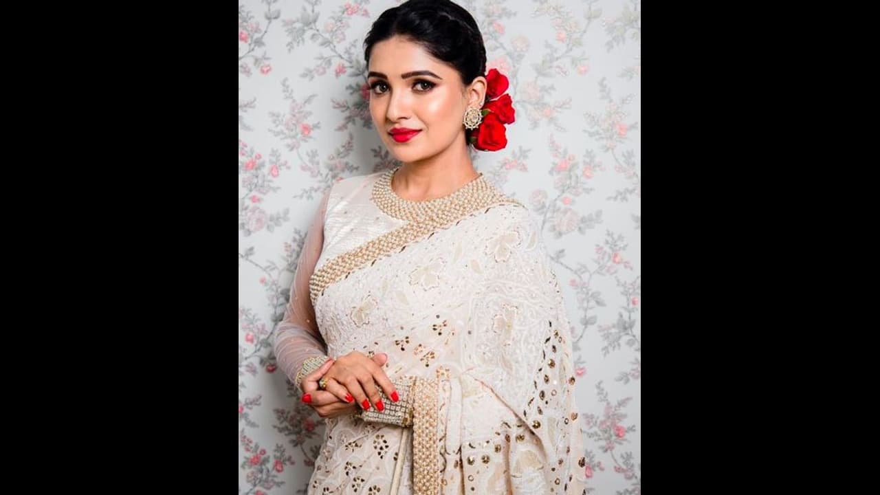 சின்னத்திரை நயன்தாரா வாணிபோஜனின் படுக்கையறை புகைப்படங்கள்... தீயாய் பரவும் போட்டோஸ்...!