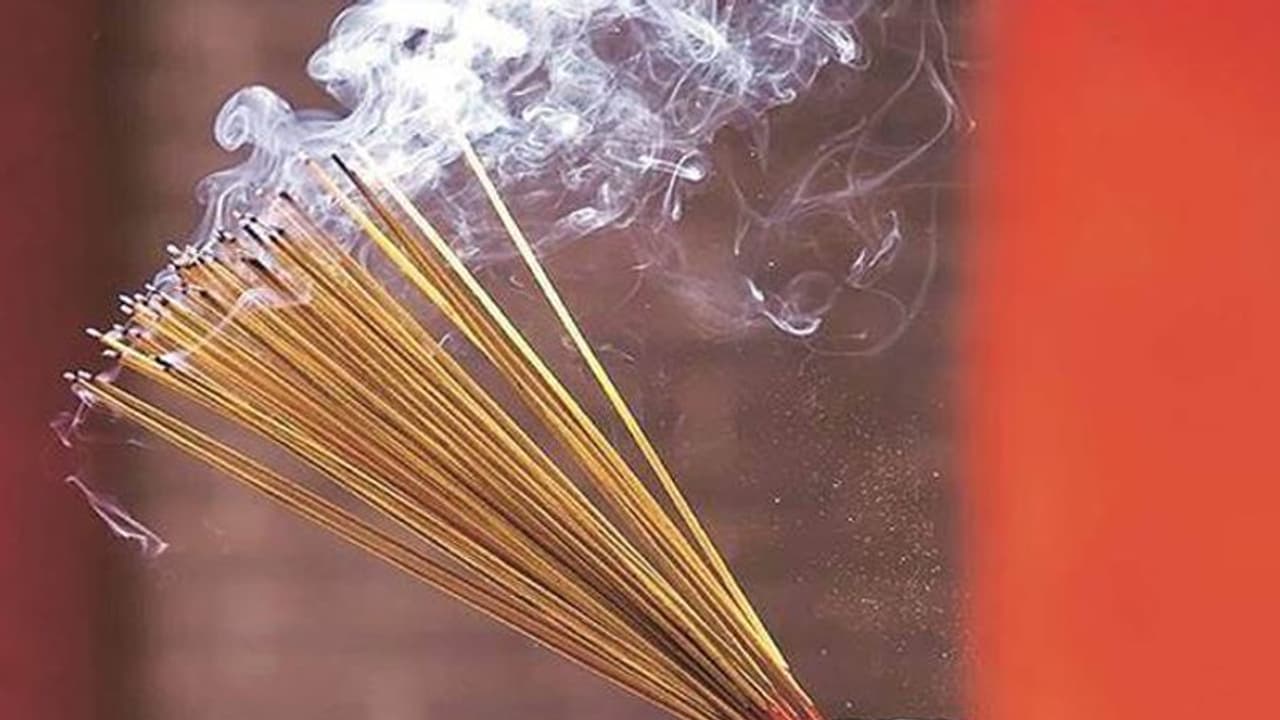 മെയ്ഡ് ഇന് ചൈന അഗര്ബത്തികള് ഇന്ത്യയില് വേണ്ട, വര്ധനയ്ക്ക് പിന്നാലെ 'നിയന്ത്രിച്ച്' കേന്ദ്ര സര്ക്കാര് മെയ്ഡ് ഇന് ചൈന അഗര്ബത്തികള് ഇന്ത്യയില് വേണ്ട, വര്ധനയ്ക്ക് പിന്നാലെ 'നിയന്ത്രിച്ച്' കേന്ദ്ര സര്ക്കാര്