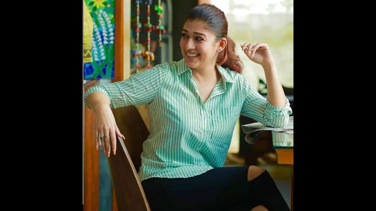 நயன்தாராவுக்கும், ஏ.ஆர்.முருகதாஸுக்கும் இடையில சண்ட: கோலிவுட் புகைச்சல்..! நயன்தாராவுக்கும், ஏ.ஆர்.முருகதாஸுக்கும் இடையில சண்ட: கோலிவுட் புகைச்சல்..!