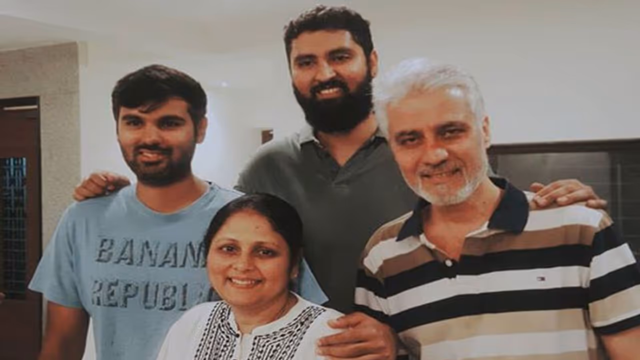 జయసుధ కుమారుడి పెళ్లి ఫిక్స్.. వధువు ఎవరంటే! జయసుధ కుమారుడి పెళ్లి ఫిక్స్.. వధువు ఎవరంటే!