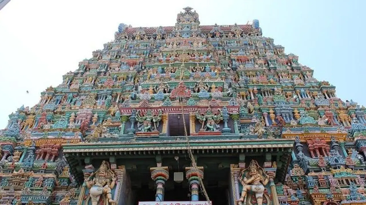 மதுரையை வாட்டி வதைக்கும் கொரோனா... எடப்பாடி பழனிசாமி முக்கிய அறிவிப்பு..! மதுரையை வாட்டி வதைக்கும் கொரோனா... எடப்பாடி பழனிசாமி முக்கிய அறிவிப்பு..!