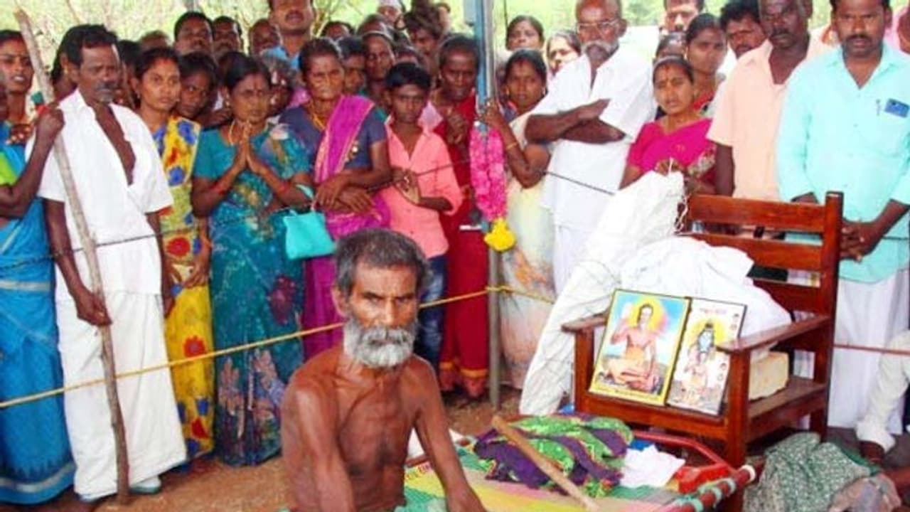 பிரபல சாமியார் மீது வழக்கு பதிவு.. அதிர்ச்சியடைந்த பக்தர்கள்!! பிரபல சாமியார் மீது வழக்கு பதிவு.. அதிர்ச்சியடைந்த பக்தர்கள்!!