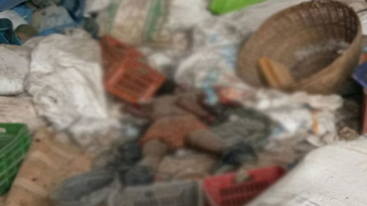 సూర్యాపేటలో పేలుడు: ఒకరు మృతి, మరోకరికి గాయాలు సూర్యాపేటలో పేలుడు: ఒకరు మృతి, మరోకరికి గాయాలు