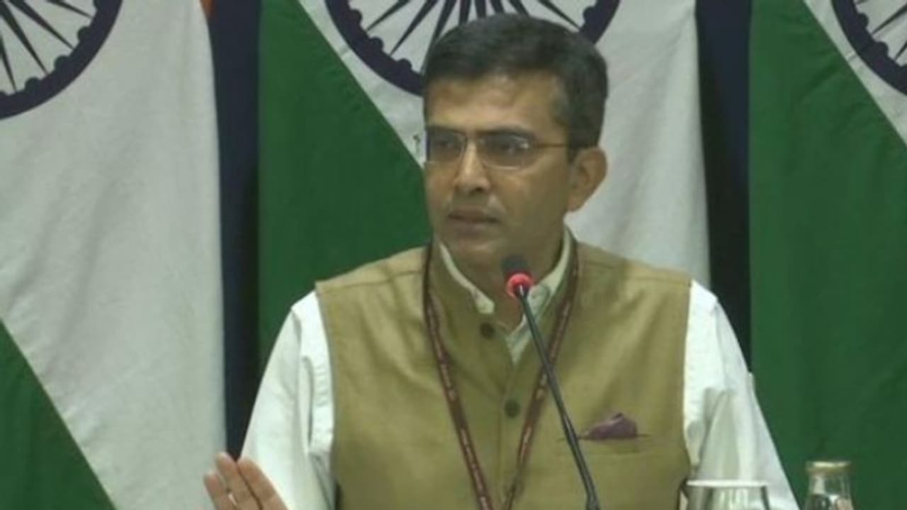 বারবার মিথ্যা বললে তা সত্যি হয় না, কাশ্মীর ইস্যুতে পাকিস্তানকে এক হাত নিল বিদেশ মন্ত্রক বারবার মিথ্যা বললে তা সত্যি হয় না, কাশ্মীর ইস্যুতে পাকিস্তানকে এক হাত নিল বিদেশ মন্ত্রক