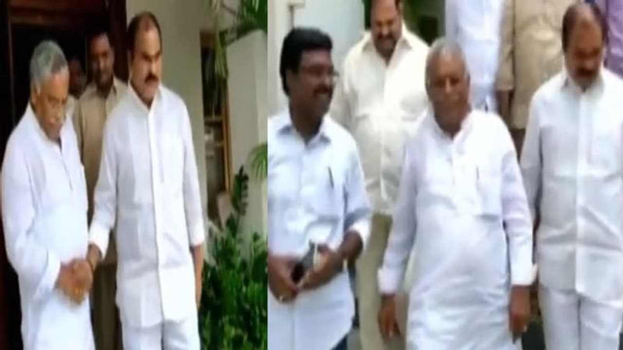 జ్యోతుల నెహ్రు బుజ్జగింపులు వృధా: వైసీపీలోకి తోట త్రిమూర్తులు జ్యోతుల నెహ్రు బుజ్జగింపులు వృధా: వైసీపీలోకి తోట త్రిమూర్తులు