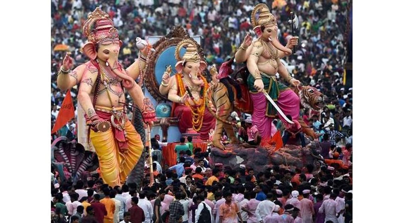 गणेश विसर्जन के दौरान बड़ा हादसा, दो महिला और दो पुरुषों की मौत गणेश विसर्जन के दौरान बड़ा हादसा, दो महिला और दो पुरुषों की मौत