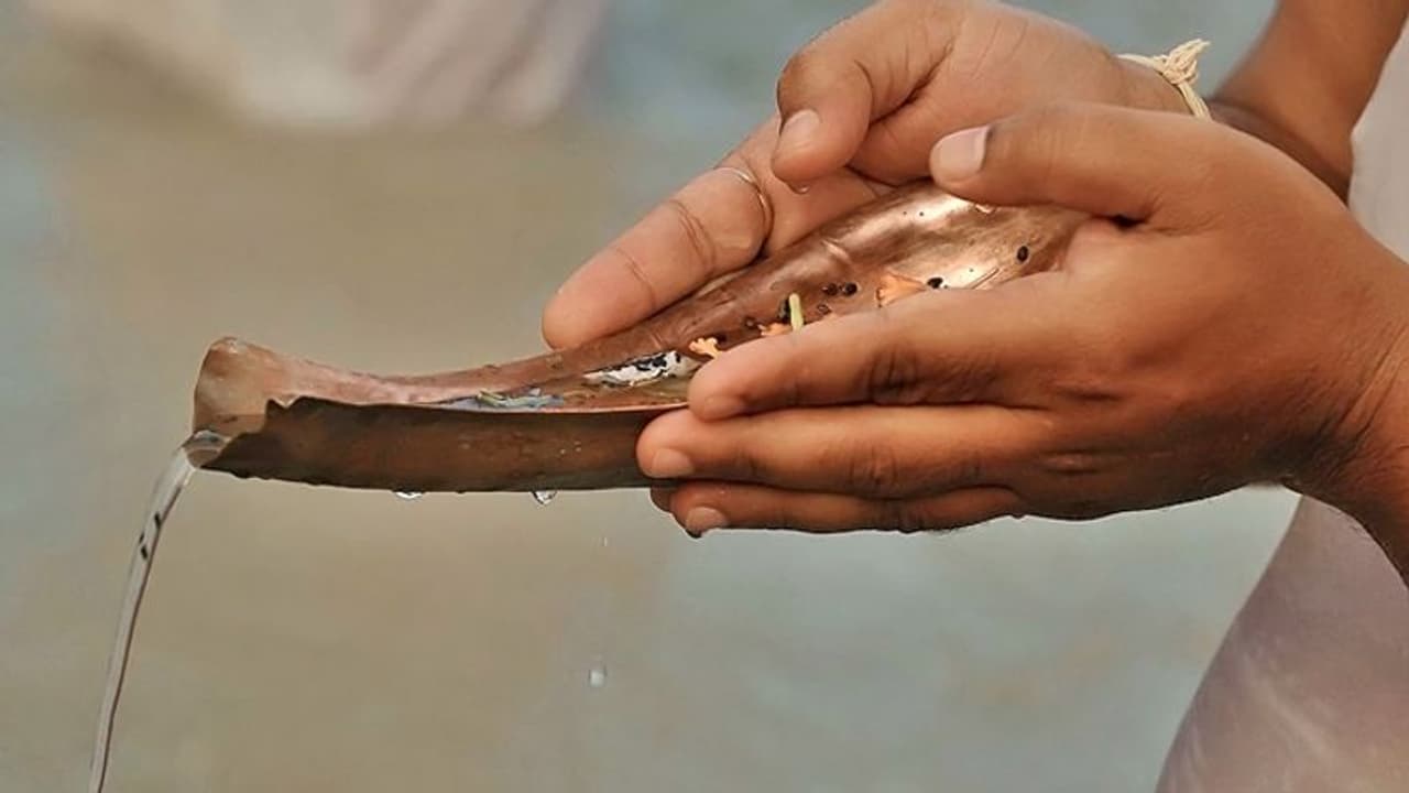 Pitru Paksha: ಪುತ್ರರಿಲ್ಲದ ಮನೆಯಲ್ಲಿ ಮಹಿಳೆಯರು ಶ್ರಾದ್ಧ ಮಾಡ್ಬಹುದಾ? 