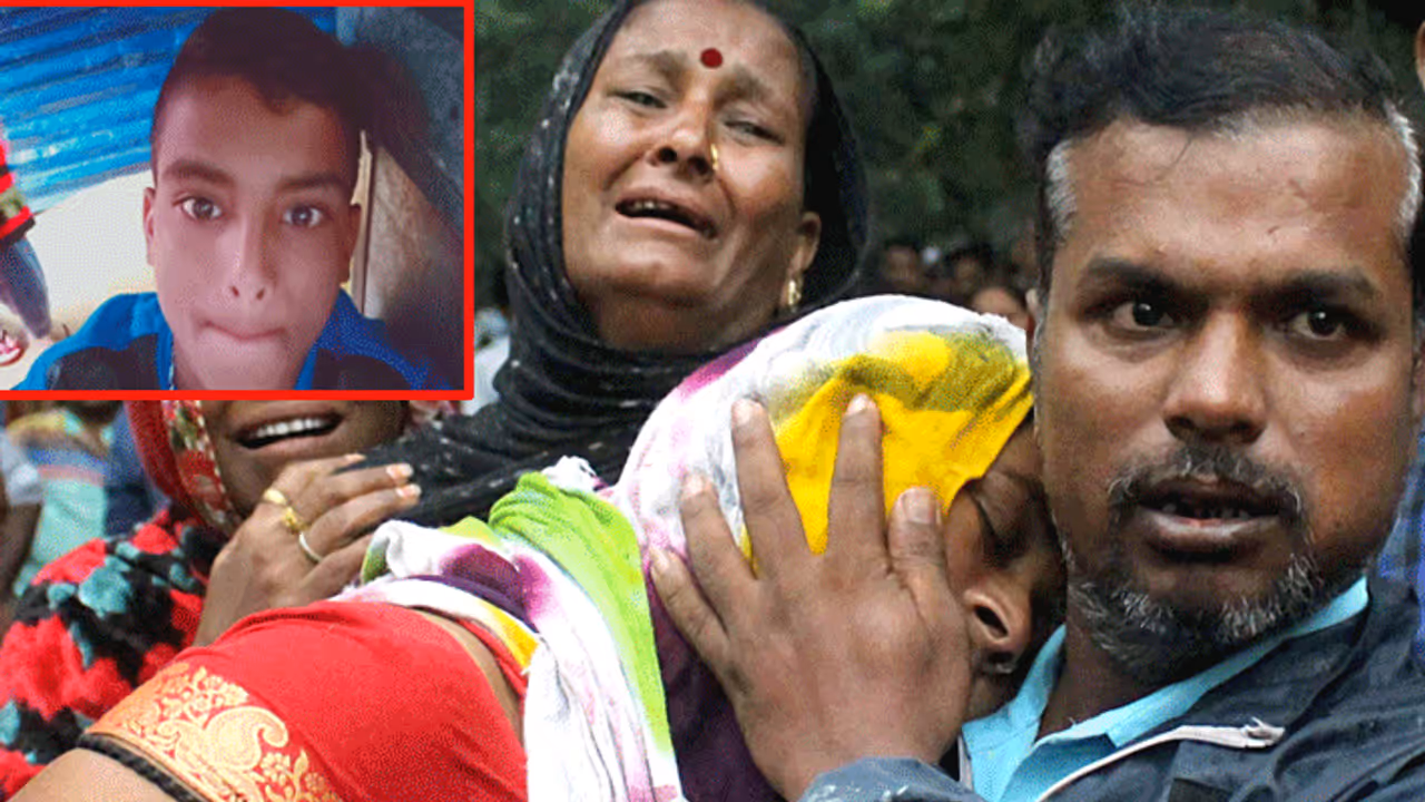 गणेश विसर्जन में गए बेटे परवेज का मां करती रही इंतजार, रोते हुए बोली पहले पति गया अब बेटा भी चला गया गणेश विसर्जन में गए बेटे परवेज का मां करती रही इंतजार, रोते हुए बोली पहले पति गया अब बेटा भी चला गया