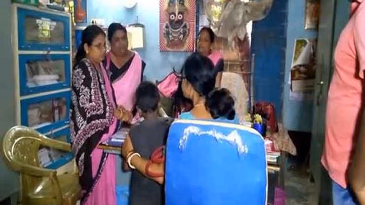 पहली कक्षा के बच्चे को टॉयलेट जाना पड़ा मंहगा, रो रो कर हुआ बुरा हाल