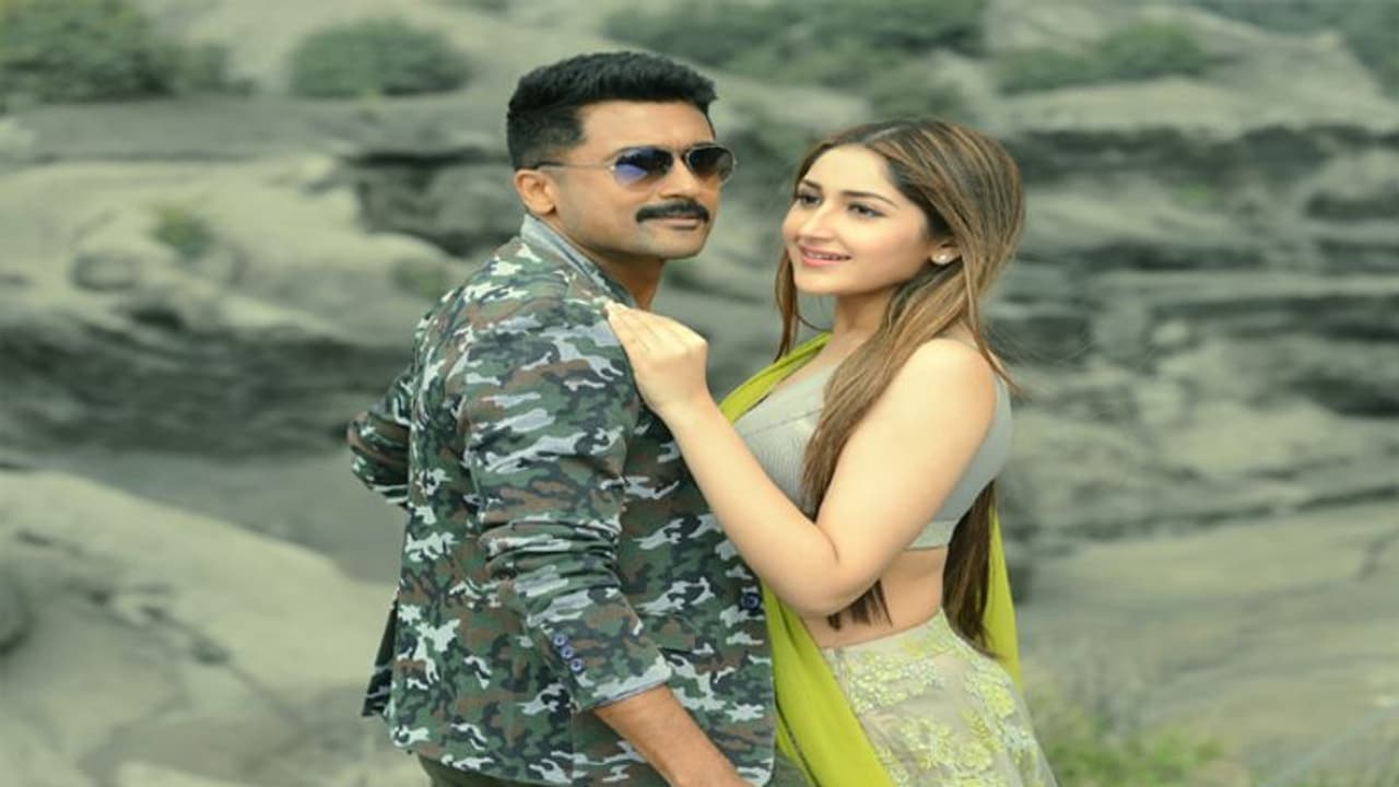 ఆమె భర్త పక్కనే ఉండగా రొమాన్స్.. ఇబ్బందిపడ్డా.. సూర్య కామెంట్స్! ఆమె భర్త పక్కనే ఉండగా రొమాన్స్.. ఇబ్బందిపడ్డా.. సూర్య కామెంట్స్!