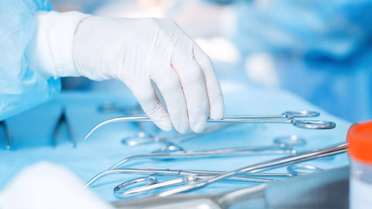 പനിയും നടുവേദനയുമായി ആശുപത്രിയിലെത്തി; മരണത്തിന്‍റെ കാരണക്കാരനെ കണ്ട് ഡോക്ടര്‍മാര്‍ അമ്പരന്നു...