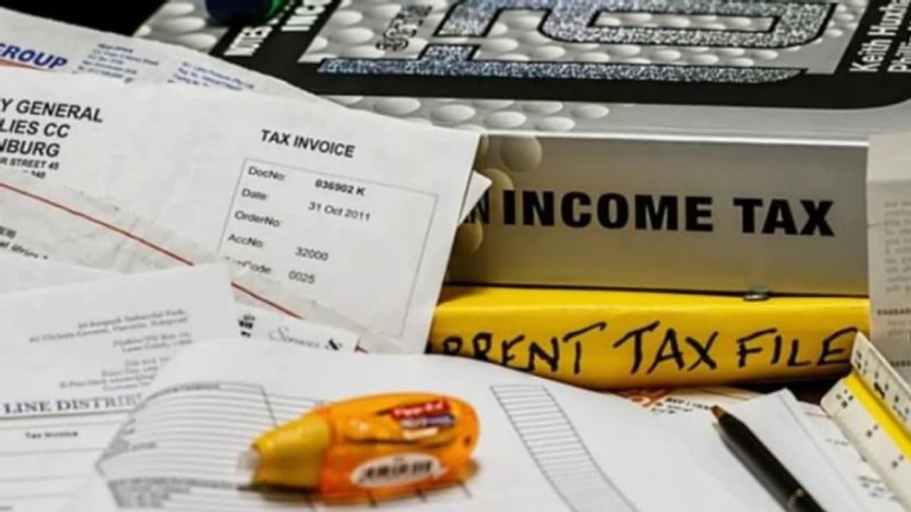 'ಬಡ' ಸಿಎಂ, ಸಚಿವರ ತೆರಿಗೆ ಸರ್ಕಾರವೇ ಕಟ್ಟುತ್ತೆ! 'ಬಡ' ಸಿಎಂ, ಸಚಿವರ ತೆರಿಗೆ ಸರ್ಕಾರವೇ ಕಟ್ಟುತ್ತೆ!