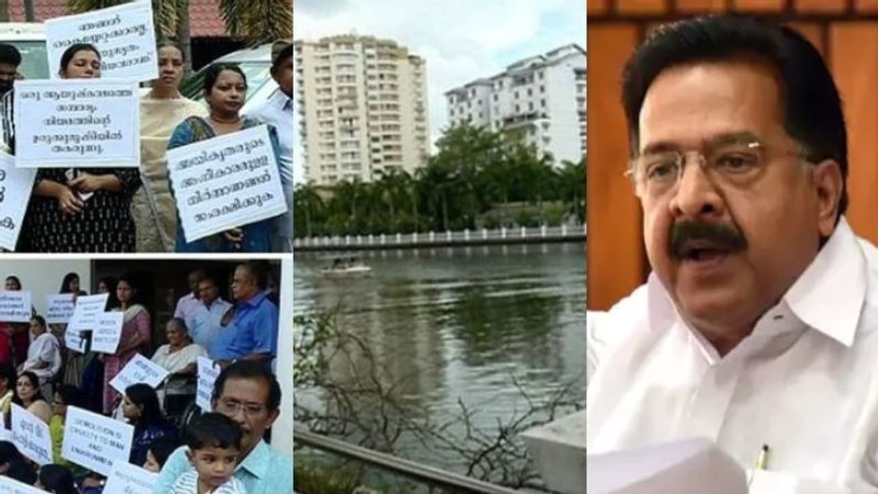 മരടിലെ ഫ്ലാറ്റുകള്‍; വിമര്‍ശനവുമായി ചെന്നിത്തല, സര്‍ക്കാര്‍ ഇരയ്ക്കൊപ്പമോ വേട്ടക്കാരനൊപ്പമോ എന്ന് വ്യക്തമാക്കണമെന്ന് ആവശ്യം