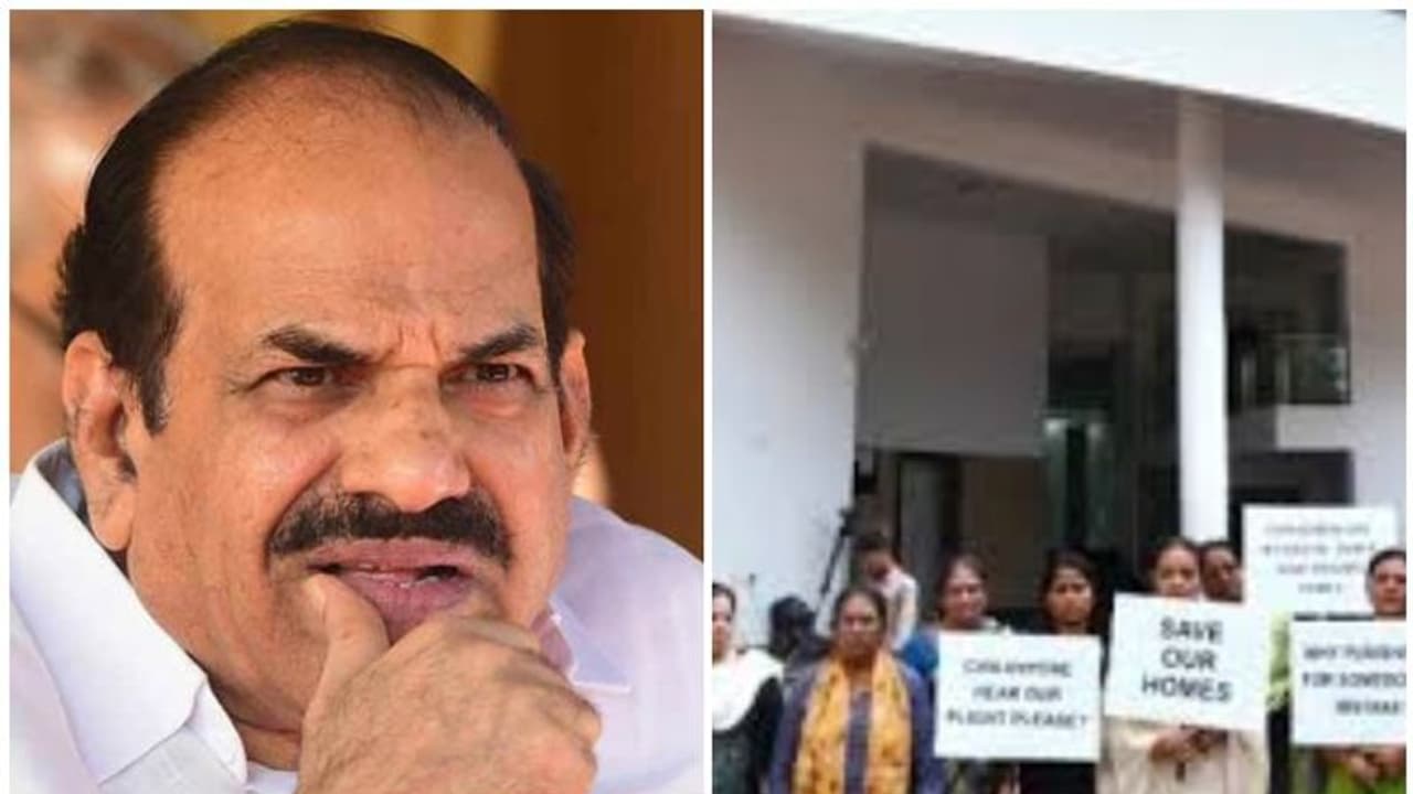 മരടിലെ ഫ്ലാറ്റുടമകൾക്ക് പിന്തുണ; നിയമപരമായത് എല്ലാം സര്ക്കാര് ചെയ്യുമെന്ന് കോടിയേരി മരടിലെ ഫ്ലാറ്റുടമകൾക്ക് പിന്തുണ; നിയമപരമായത് എല്ലാം സര്ക്കാര് ചെയ്യുമെന്ന് കോടിയേരി