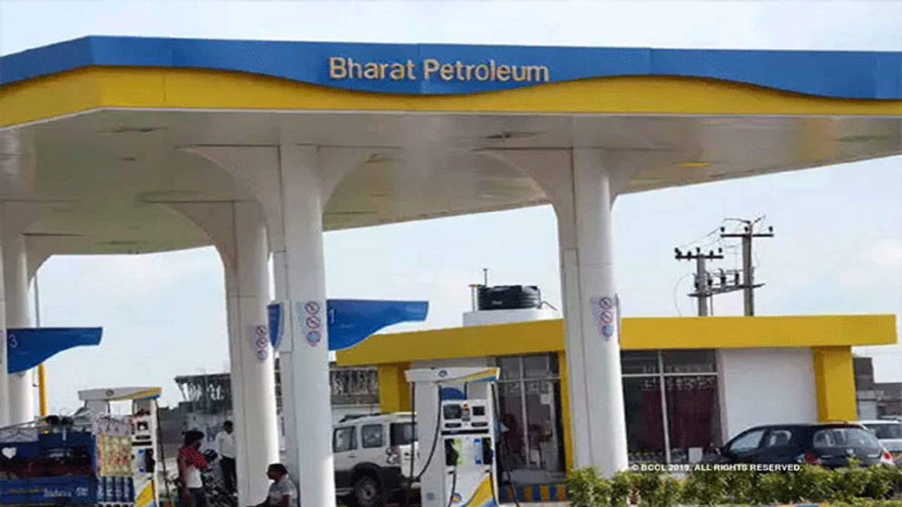 എണ്ണ മാത്രമല്ല പെട്രോള്‍ പമ്പില്‍ നിന്നും ഇനി കറന്‍റും അടിക്കാം!