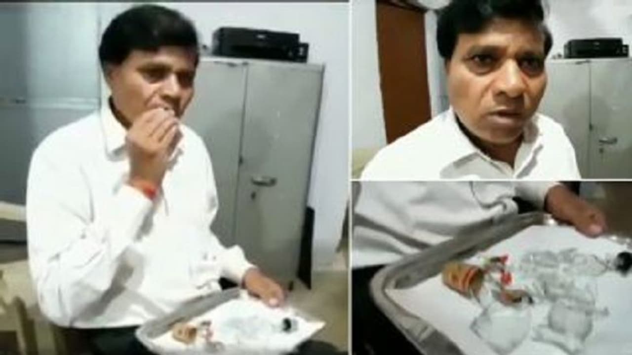 ಕಳೆದ 40 45 ವರ್ಷದಿಂದ ಗಾಜಿನ ತುಂಡೇ ವಕೀಲನ ಆಹಾರ!