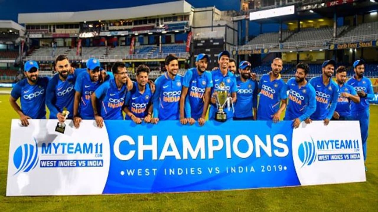 ফোকাসে টি২০ বিশ্বকাপ, রবিরার থেকেই দল তৈরিতে নামছেন বিরাট শাস্ত্রী ফোকাসে টি২০ বিশ্বকাপ, রবিরার থেকেই দল তৈরিতে নামছেন বিরাট শাস্ত্রী