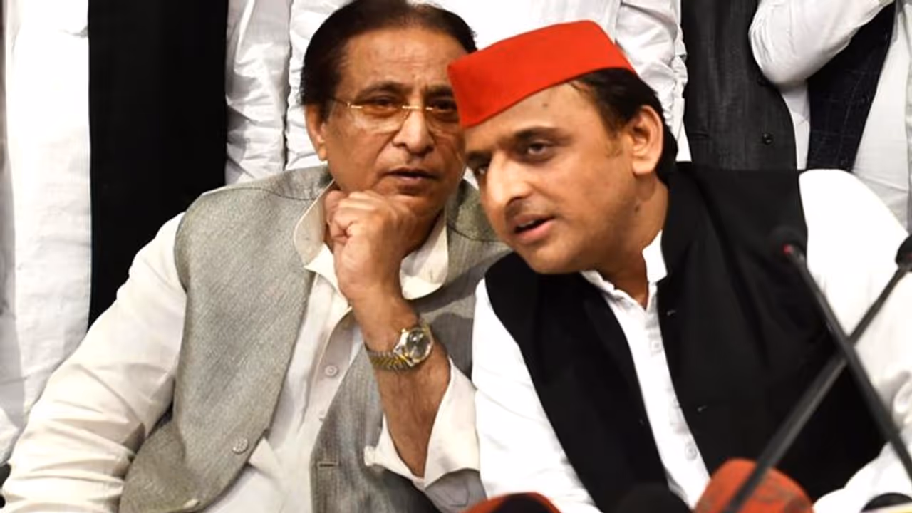 आजम के समर्थन में रामपुर पहुंचे अखिलेश, बोले हमारी भी सरकार आएगी, हम भी करेंगे ऐसी कार्रवाई