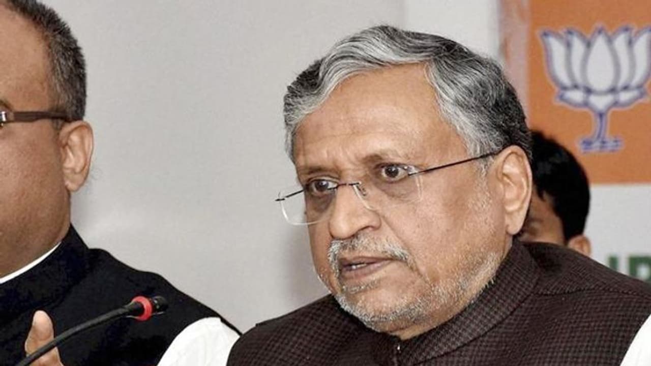 सुशील कुमार मोदी का बड़ा फैसला, 2020 से इन लोगों के लिए अनिवार्य होगा आधार सुशील कुमार मोदी का बड़ा फैसला, 2020 से इन लोगों के लिए अनिवार्य होगा आधार