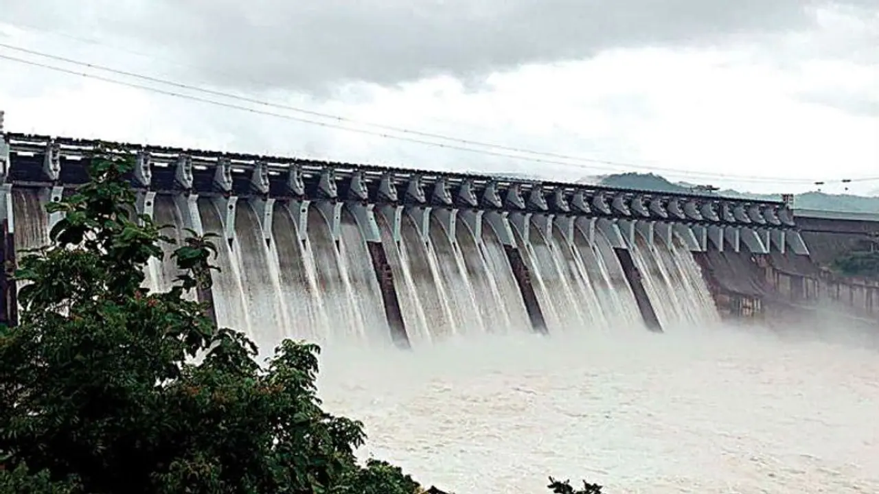 सरदार सरोवर बांध का जलस्तर 138 मीटर की ऊंचाई पर, ओवरफ्लो के निशान से सिर्फ 68 सेमी कम सरदार सरोवर बांध का जलस्तर 138 मीटर की ऊंचाई पर, ओवरफ्लो के निशान से सिर्फ 68 सेमी कम