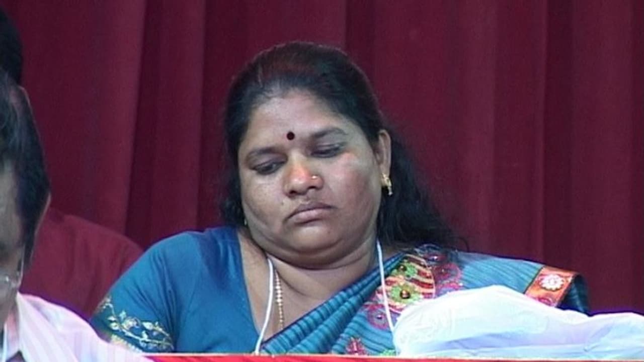 അട്ടപ്പാടി ബ്ലോക്ക് പഞ്ചായത്തിൽ തർക്കം; പ്രസിഡന്റ് ഈശ്വരി രേശനെ മാറ്റാൻ നീക്കം അട്ടപ്പാടി ബ്ലോക്ക് പഞ്ചായത്തിൽ തർക്കം; പ്രസിഡന്റ് ഈശ്വരി രേശനെ മാറ്റാൻ നീക്കം