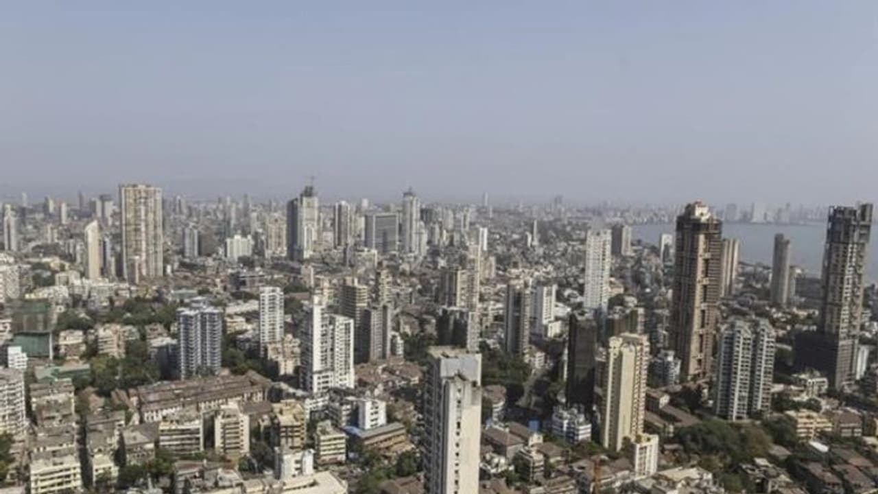 ಇಲ್ಲಿ ಮನೆ ತಗೋಬೇಕಂದ್ರೆ ಚದರ ಅಡಿಗೆ 56,000 ರೂ ಕೊಡ್ಬೇಕು! ಇಲ್ಲಿ ಮನೆ ತಗೋಬೇಕಂದ್ರೆ ಚದರ ಅಡಿಗೆ 56,000 ರೂ ಕೊಡ್ಬೇಕು!