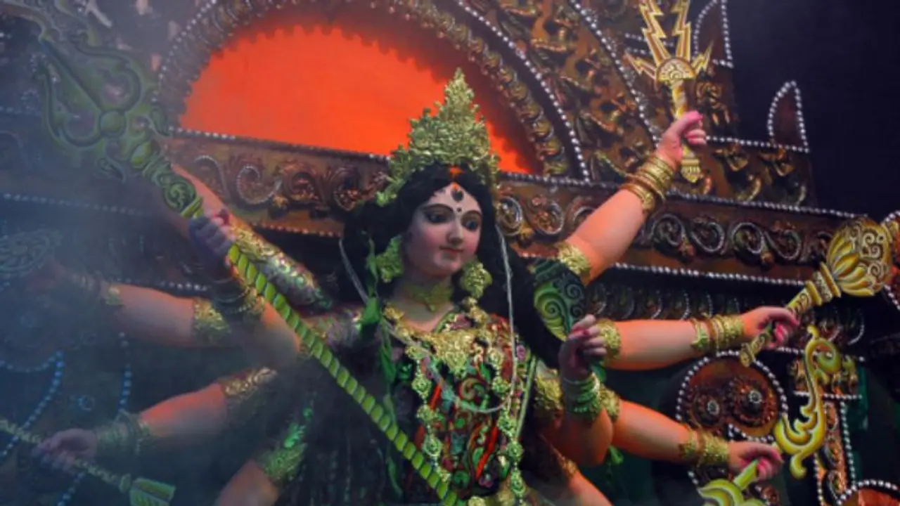 মাতৃ আরাধনায় তরঙ্গের আশ্রয়ে সল্টলেকের লাবণী আবাসন মাতৃ আরাধনায় তরঙ্গের আশ্রয়ে সল্টলেকের লাবণী আবাসন