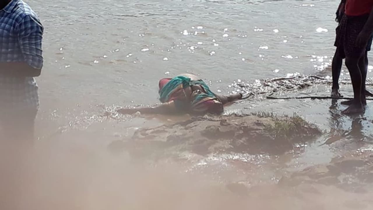 బోటు మునక: 12 మృతదేహాల వెలికితీత, కొనసాగుతున్న గాలింపు