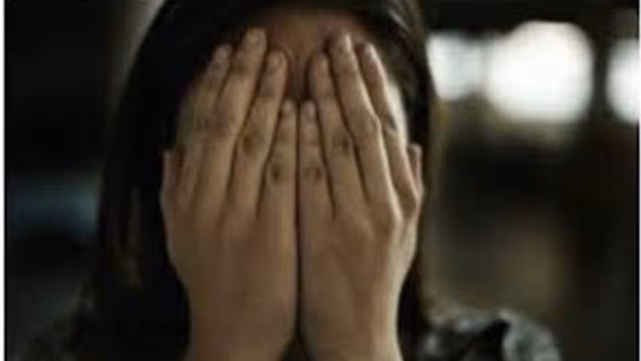 सड़क हादसे में हुआ बलात्कार का खुलासा, महिला का पड़ोसी ही निकला आरोपी सड़क हादसे में हुआ बलात्कार का खुलासा, महिला का पड़ोसी ही निकला आरोपी