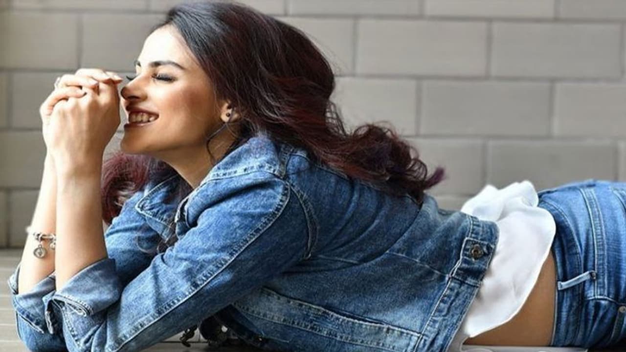 వైరల్ అవుతున్న జెనీలియా ఫోటోషూట్.. రీఎంట్రీకి రెడీనా!