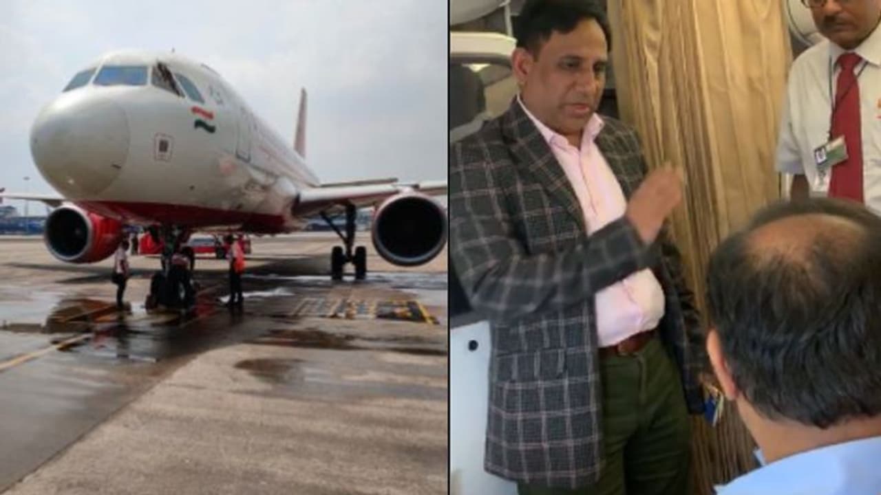 তথ্যপ্রযুক্তি মন্ত্রীর বিমানে মৌমাছির হানা, ২ঘণ্টা ঠায় বিমানে মন্ত্রী তথ্যপ্রযুক্তি মন্ত্রীর বিমানে মৌমাছির হানা, ২ঘণ্টা ঠায় বিমানে মন্ত্রী