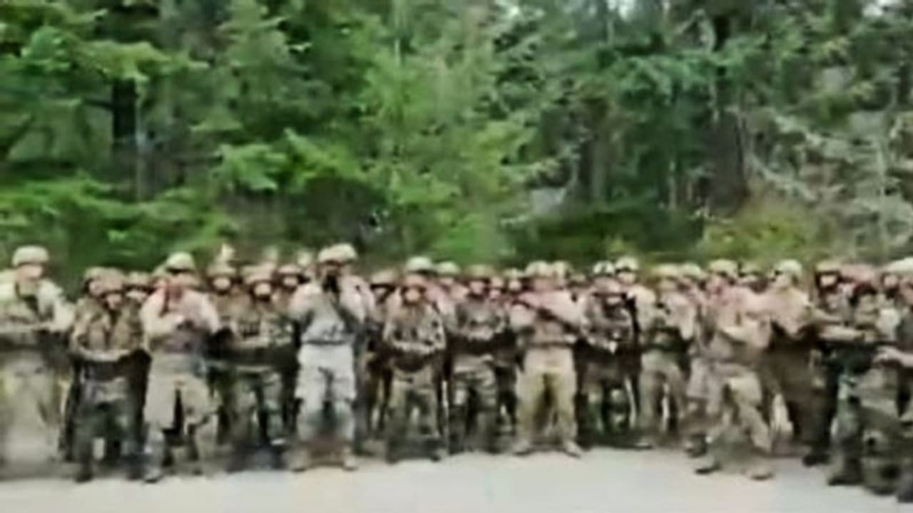 'বদলুরামকা বদন', অসম রেজিমেন্টের গানে একসঙ্গে নাচ ভারত মার্কিন সেনার, দেখুন ভিডিও 'বদলুরামকা বদন', অসম রেজিমেন্টের গানে একসঙ্গে নাচ ভারত মার্কিন সেনার, দেখুন ভিডিও