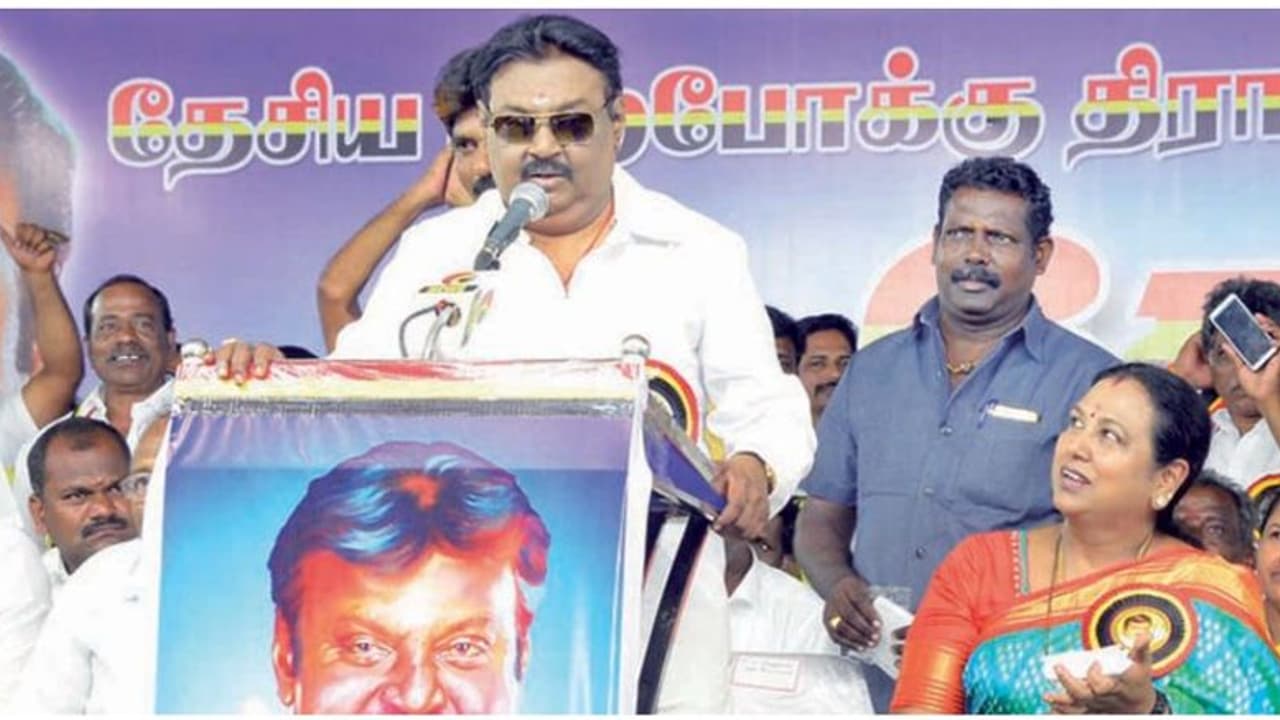 என்றாவது ஒரு நாள் இந்த விஜயகாந்துக்காகப் பொழுது விடியும்... நீண்ட நாள் கழித்து விஜயகாந்த் உருக்கமான பேச்சு! என்றாவது ஒரு நாள் இந்த விஜயகாந்துக்காகப் பொழுது விடியும்... நீண்ட நாள் கழித்து விஜயகாந்த் உருக்கமான பேச்சு!