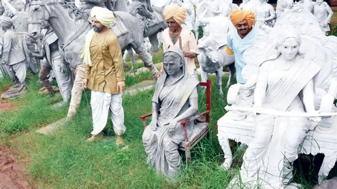 ಸಂಗೊಳ್ಳಿಯಲ್ಲಿ ರಾಯಣ್ಣನ ಶೌರ್ಯ ಸಾರುವ ಶಿಲಾವನ! ಸಂಗೊಳ್ಳಿಯಲ್ಲಿ ರಾಯಣ್ಣನ ಶೌರ್ಯ ಸಾರುವ ಶಿಲಾವನ!