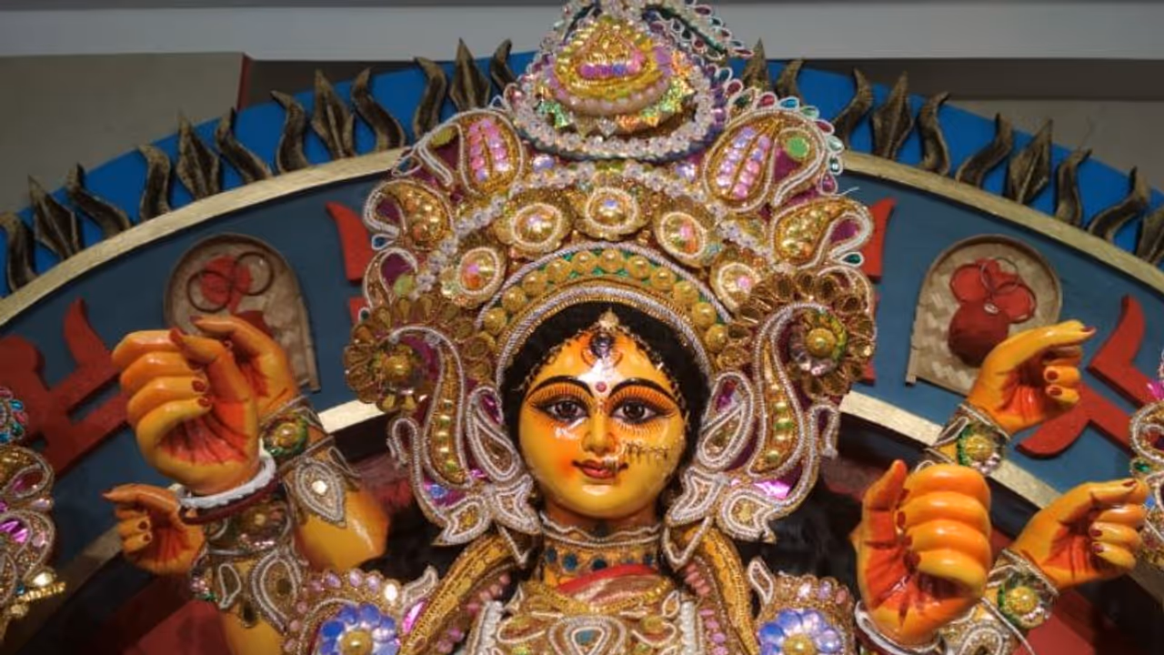 বিপদতারিনী পুজোর দিনগুলিতে এই কাজ ভুলেও নয়, জীবনে দেখা দেবে চরম সমস্যা বিপদতারিনী পুজোর দিনগুলিতে এই কাজ ভুলেও নয়, জীবনে দেখা দেবে চরম সমস্যা