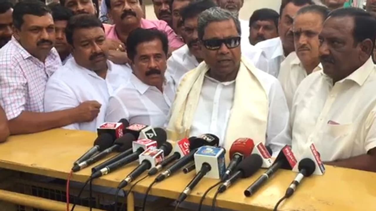 ಅಭ್ಯರ್ಥಿಗಳ ಘೋಷಣೆ : ಕಾದು ನೋಡುವ ತಂತ್ರದ ಮೊರೆ ಹೋದ ಕೈ ಅಭ್ಯರ್ಥಿಗಳ ಘೋಷಣೆ : ಕಾದು ನೋಡುವ ತಂತ್ರದ ಮೊರೆ ಹೋದ ಕೈ