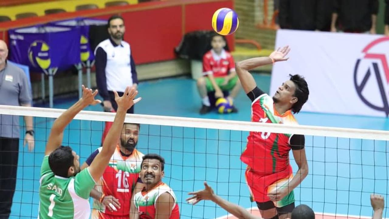 ಏಷ್ಯನ್ ವಾಲಿಬಾಲ್ ಚಾಂಪಿಯನ್ಶಿಪ್: ಕ್ವಾರ್ಟರ್ ಫೈನಲ್ಗೇರಿದ ಭಾರತ! ಏಷ್ಯನ್ ವಾಲಿಬಾಲ್ ಚಾಂಪಿಯನ್ಶಿಪ್: ಕ್ವಾರ್ಟರ್ ಫೈನಲ್ಗೇರಿದ ಭಾರತ!