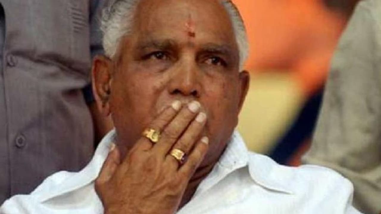 BS Yediyurappa: பாலியல் வழக்கில் எடியூரப்பாவுக்கு பெங்களூரு நீதிமன்றம் ஜாமீனில் வெளிவர முடியாத பிடிவாரண்ட்!!