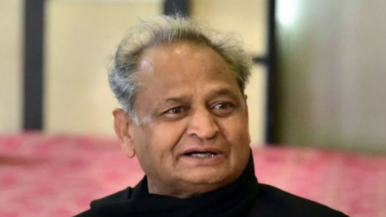 राजस्थान के मुख्यमंत्री अशोक गहलोत बोले, देश में भय, हिंसा और तनाव का माहौल राजस्थान के मुख्यमंत्री अशोक गहलोत बोले, देश में भय, हिंसा और तनाव का माहौल