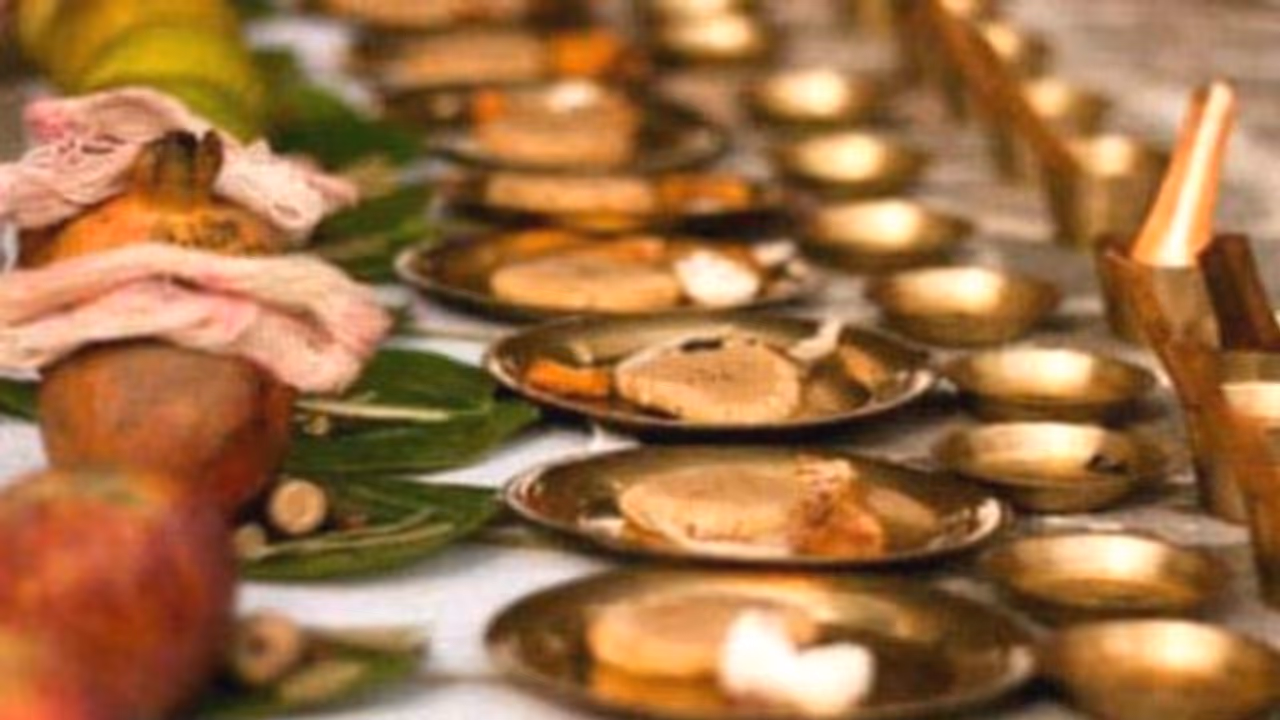 कुंडली में हो पितृ दोष तो जीवन में आती हैं अनेक परेशानियां, श्राद्ध पक्ष में कर सकते हैं ये 5 उपाय