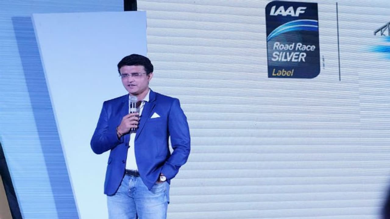 স্মিথ নয় বিশ্বসেরা বিরাটই, মন্তব্য সৌরভের